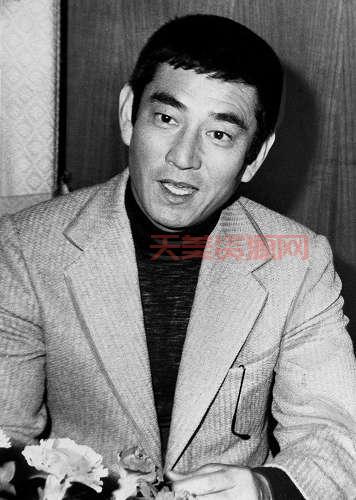监狱、爱情：幸福的黄手绢？幸福的黄手绢：高仓健的经典之作