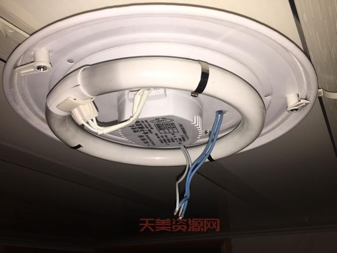 硬盘灯一直亮会不会坏？告诉你该如何去应对！