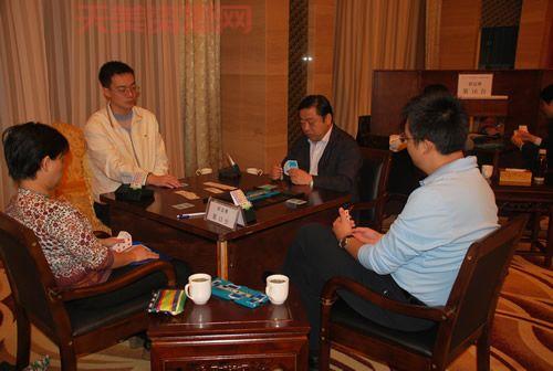 邓卓棣简历曝光，你知道他都在哪里工作过吗？