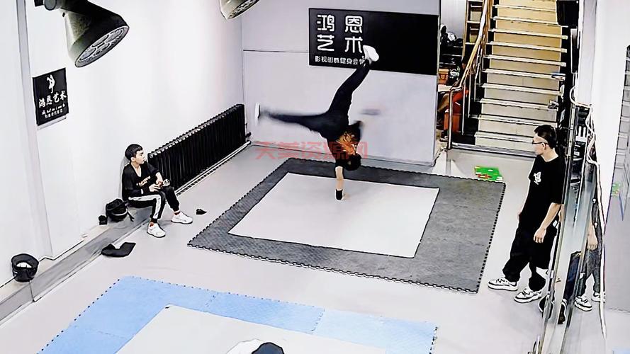 breaking斗舞怎么学？新手入门必看技巧！
